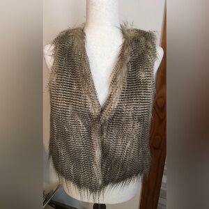 Maurices Faux Fur Vest in Beige and Cream Tones